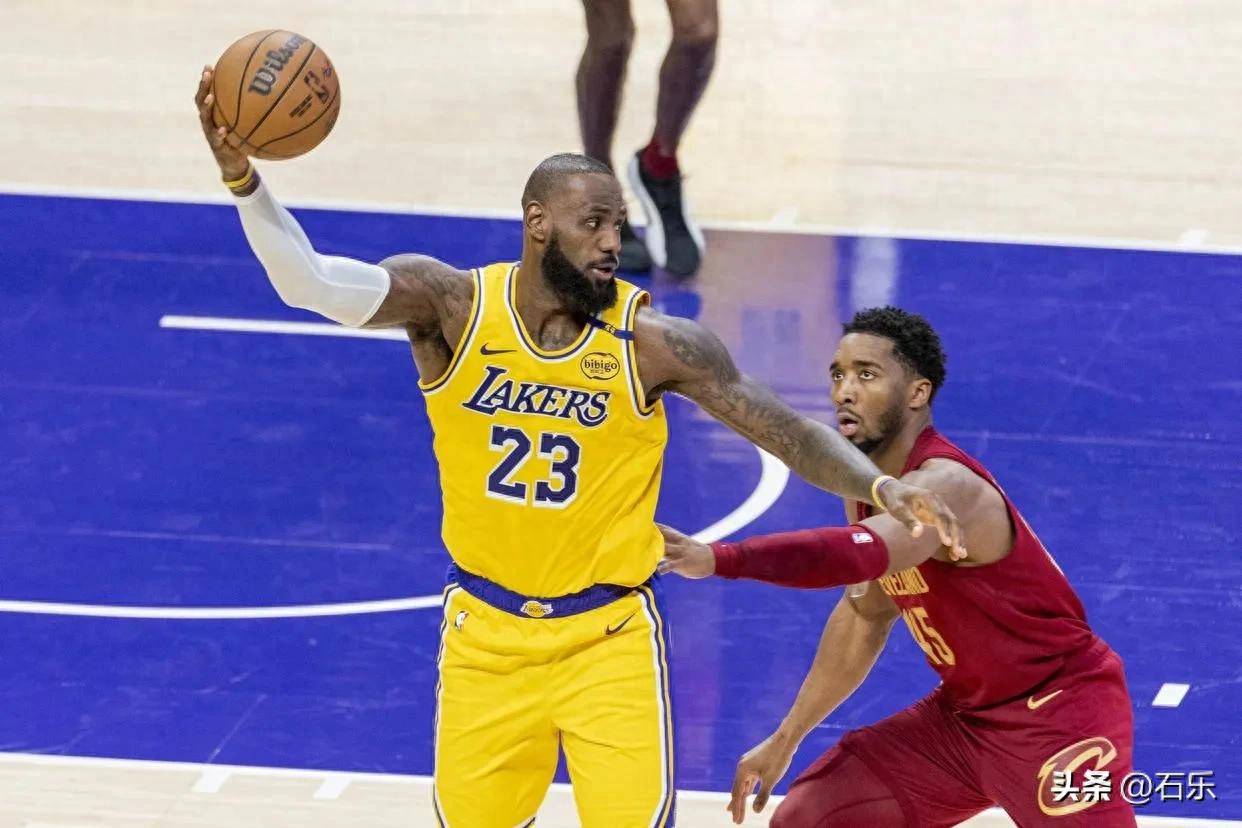 包含NBA总决赛东区决赛预计激烈上演巨星对决的词条