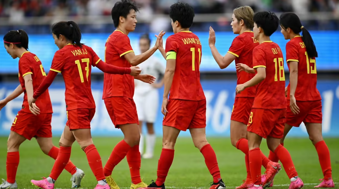 关于华丽登场：女子足球比赛的激烈对决的信息