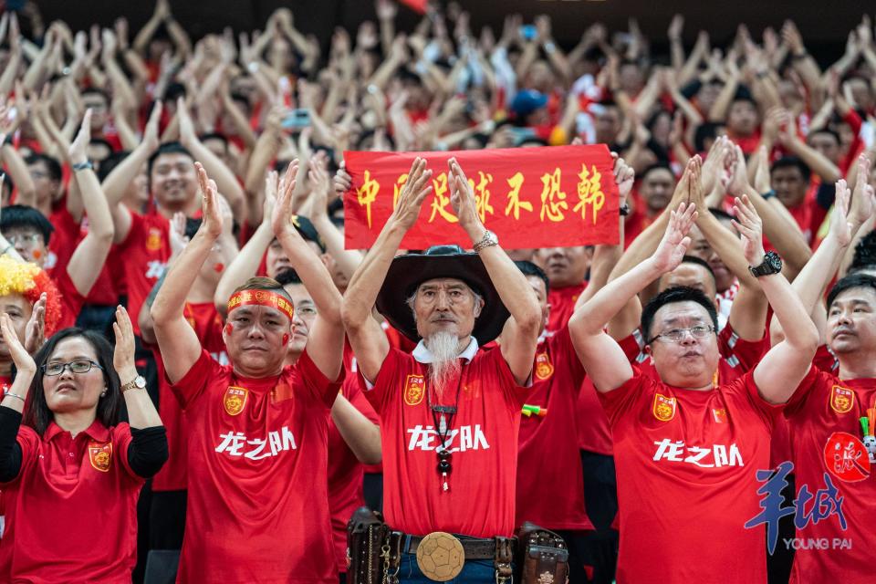 开云体育官网-比赛现场气氛火爆，球迷热情助威
