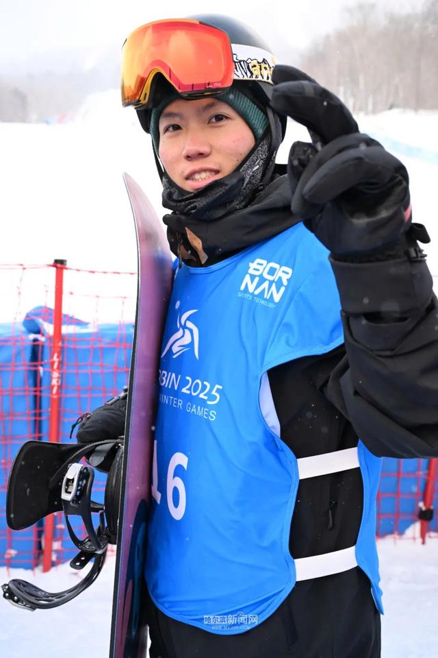 冰岛滑雪选手展现实力，打破纪录
