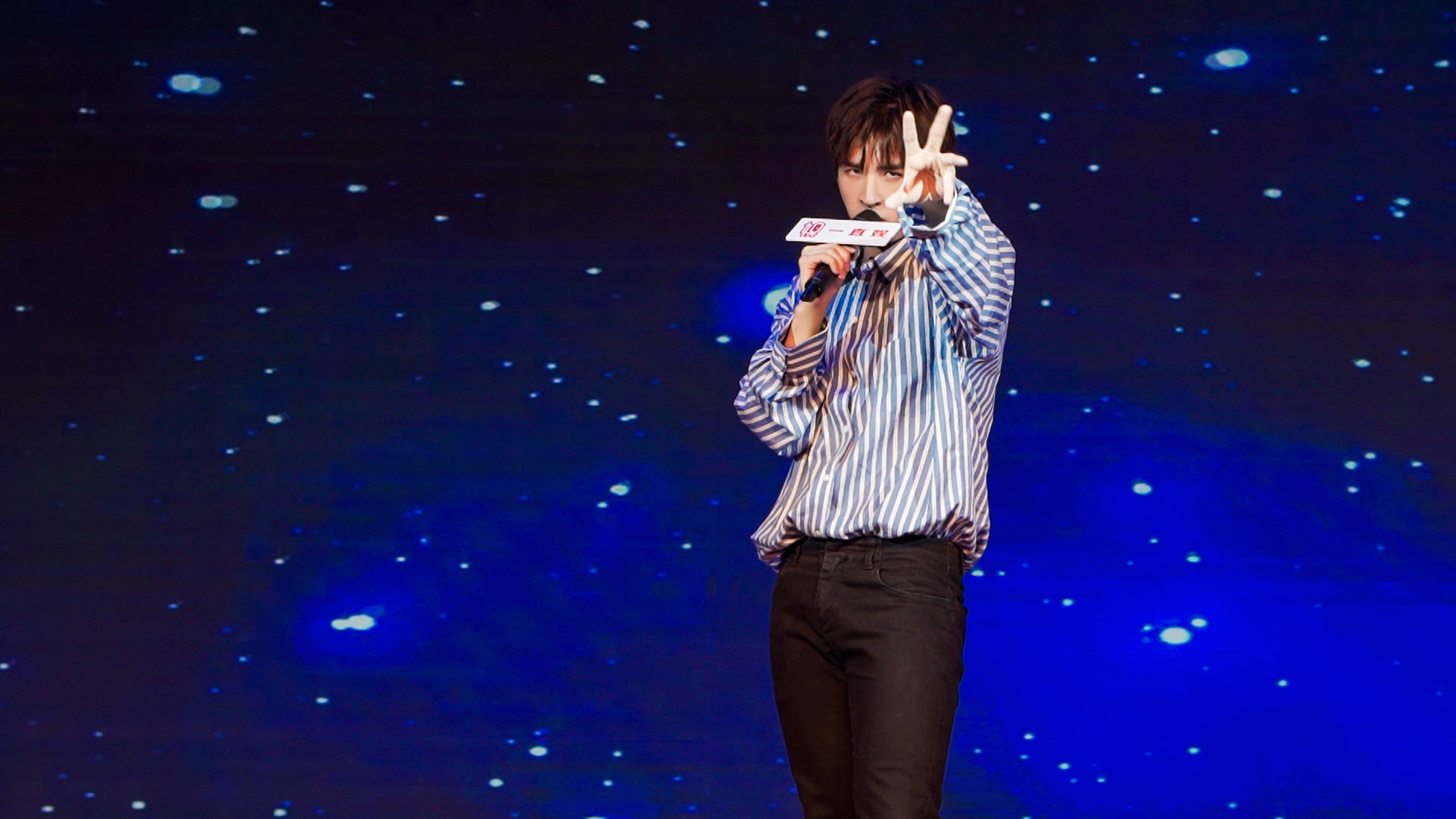 包含SHR险胜HLE，Gumayusi操刀奇招英雄翻盘强强对话成都决赛之夜，让粉丝疯狂欢呼的词条