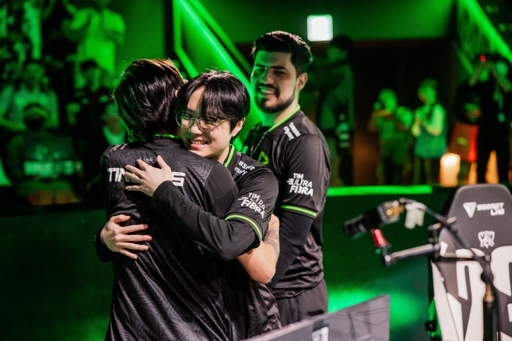 开云体育在线-V5横扫PSG，Hanssama线上压制力十足宿命之战四强赛，让粉丝疯狂欢呼的简单介绍