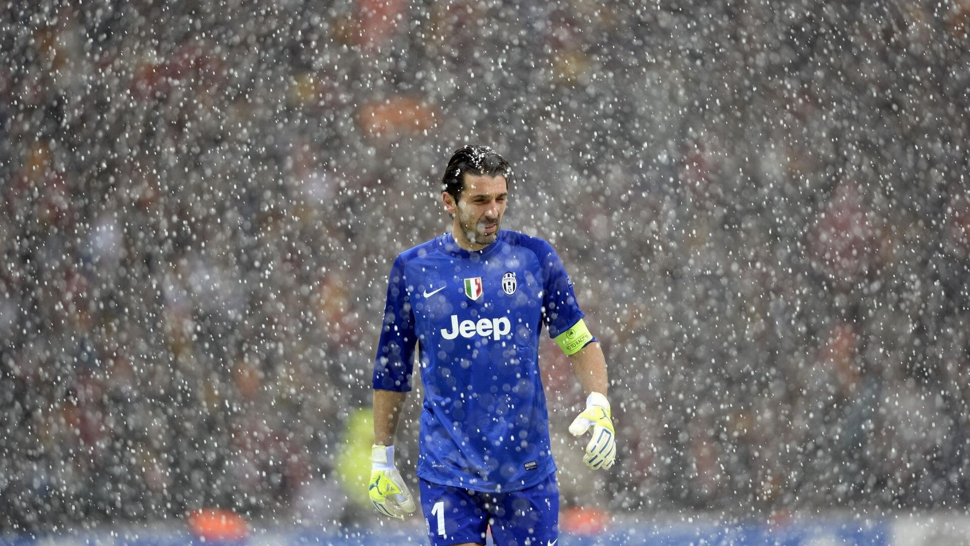 开云平台-非洲雄狮力克意甲豪门！范戴克加时绝杀定乾坤，加纳友谊赛掀翻那不勒斯