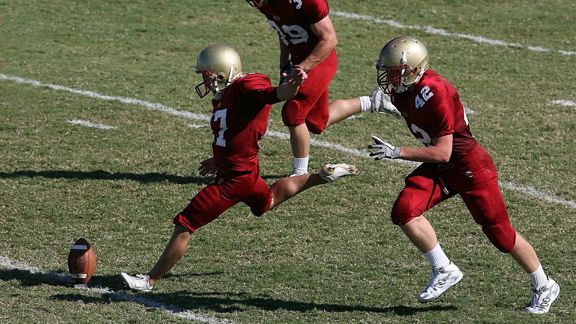 开云体育入口-绿茵场的团队闪电战与乒台的个人统治力，巅峰表现的两种范式