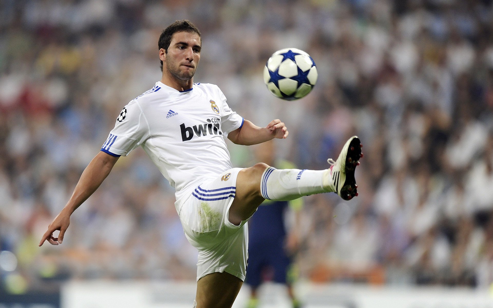 东方风暴席卷北伦敦,韩国险胜阿森纳,新王姆巴佩致命一击定乾坤